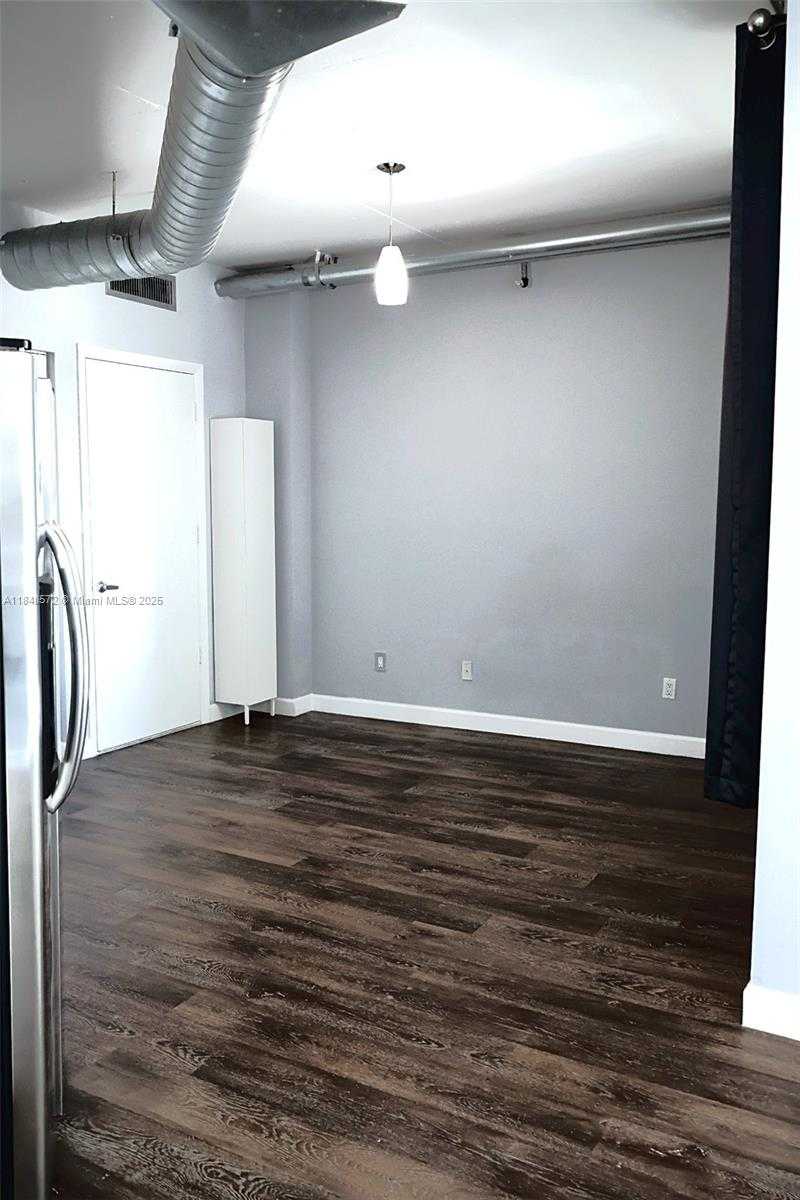 Small Image of 690 SOUTH WEST 1ST CT #1834, Miami Number 3