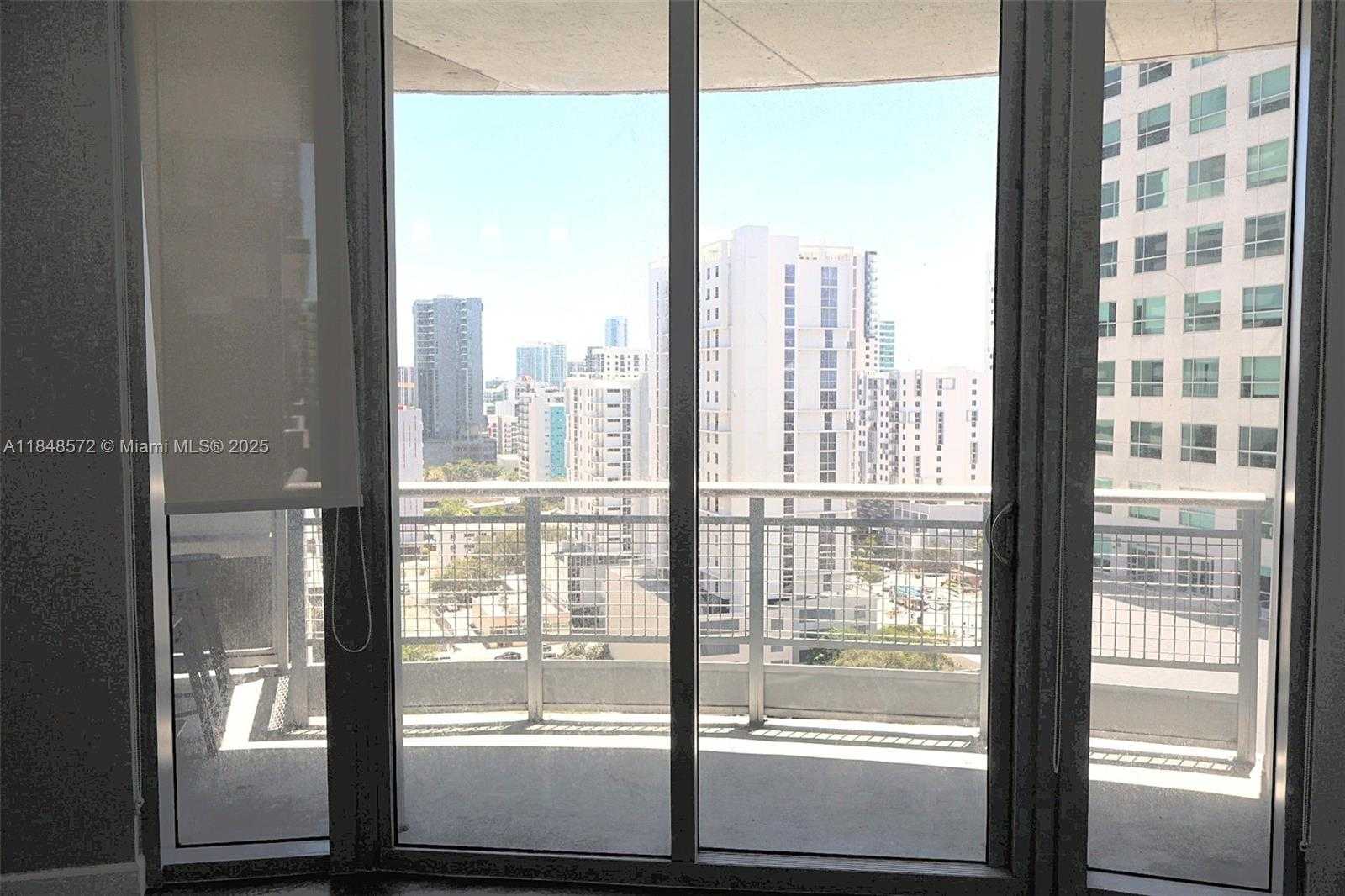 Small Image of 690 SOUTH WEST 1ST CT #1834, Miami Number 8