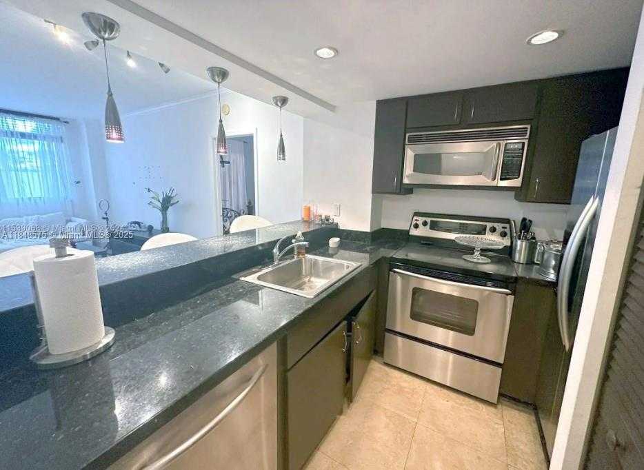Small Image of 540 BRICKELL KEY DR #512, Miami Number 2