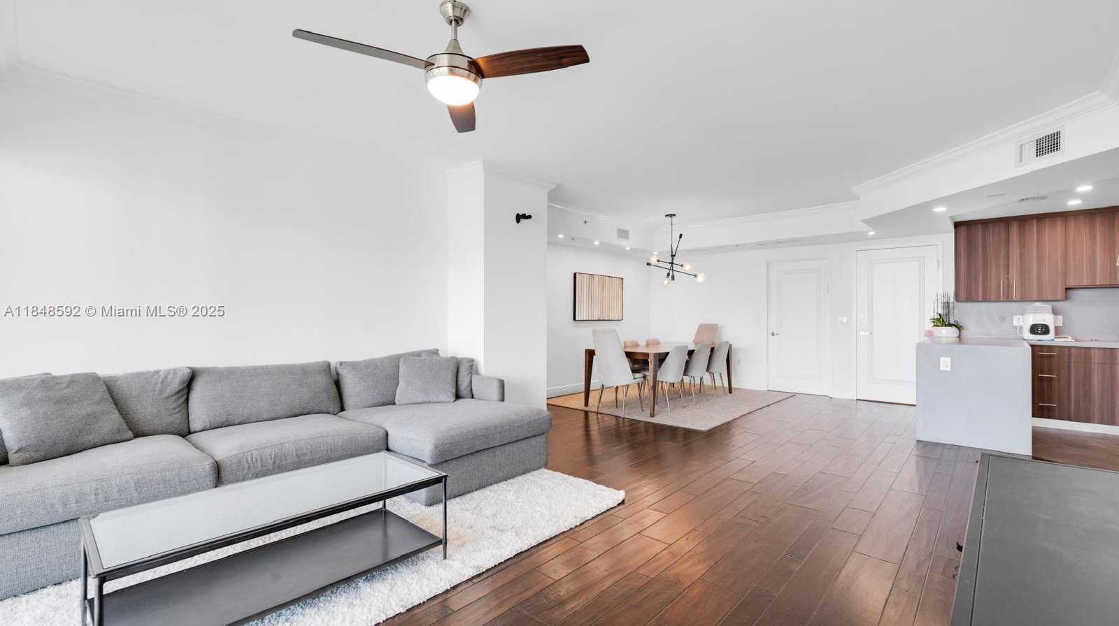Small Image of 19400 TURNBERRY WAY #1821, Aventura Number 11