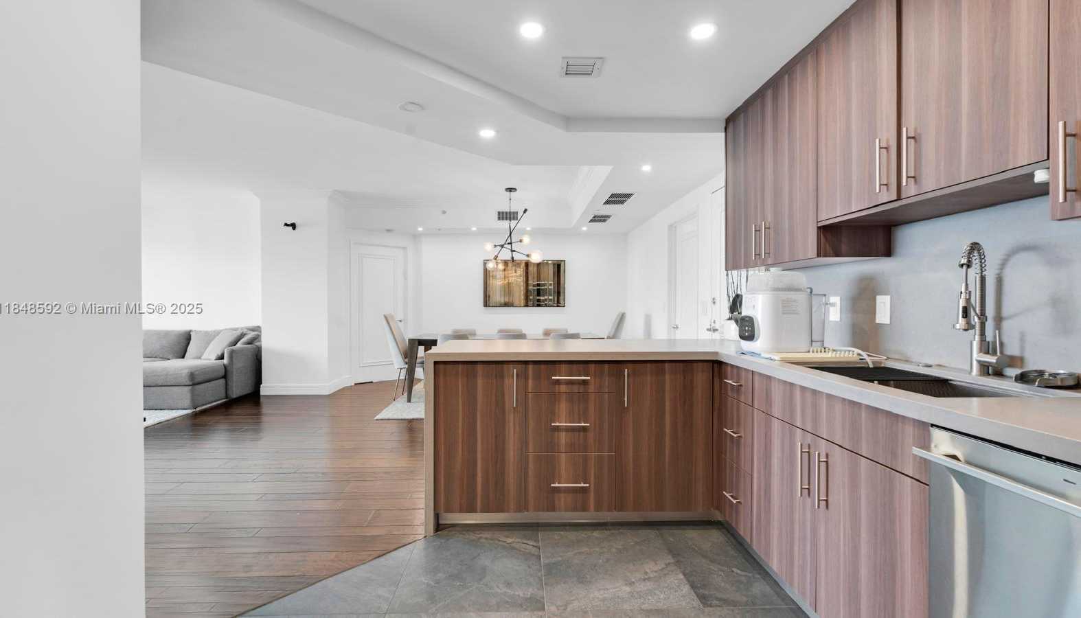 Small Image of 19400 TURNBERRY WAY #1821, Aventura Number 19