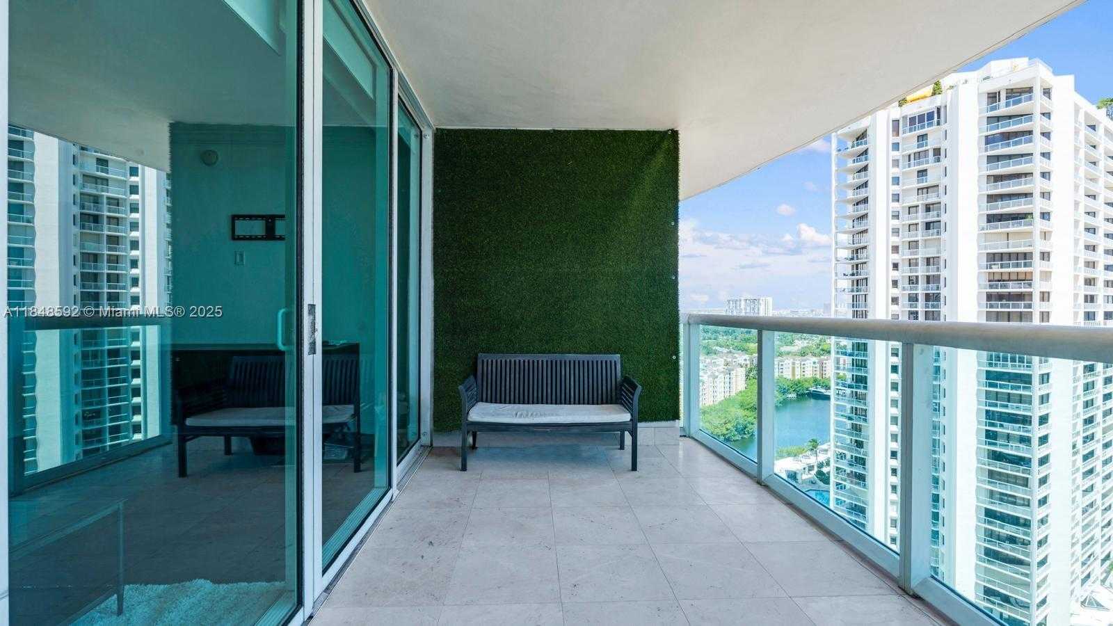 Small Image of 19400 TURNBERRY WAY #1821, Aventura Number 23