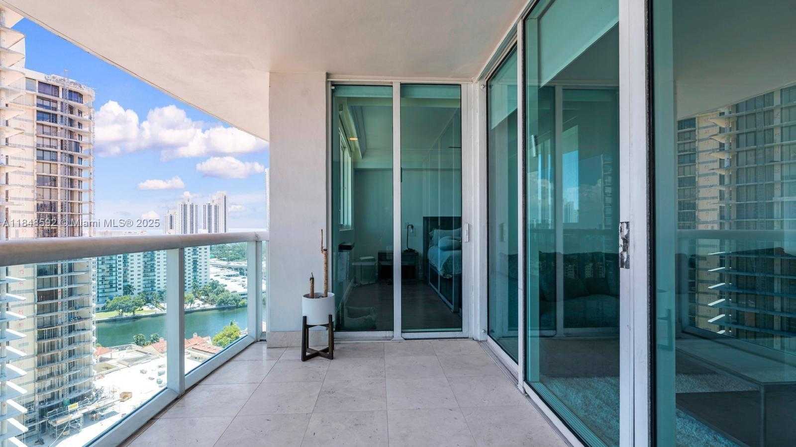 Small Image of 19400 TURNBERRY WAY #1821, Aventura Number 24