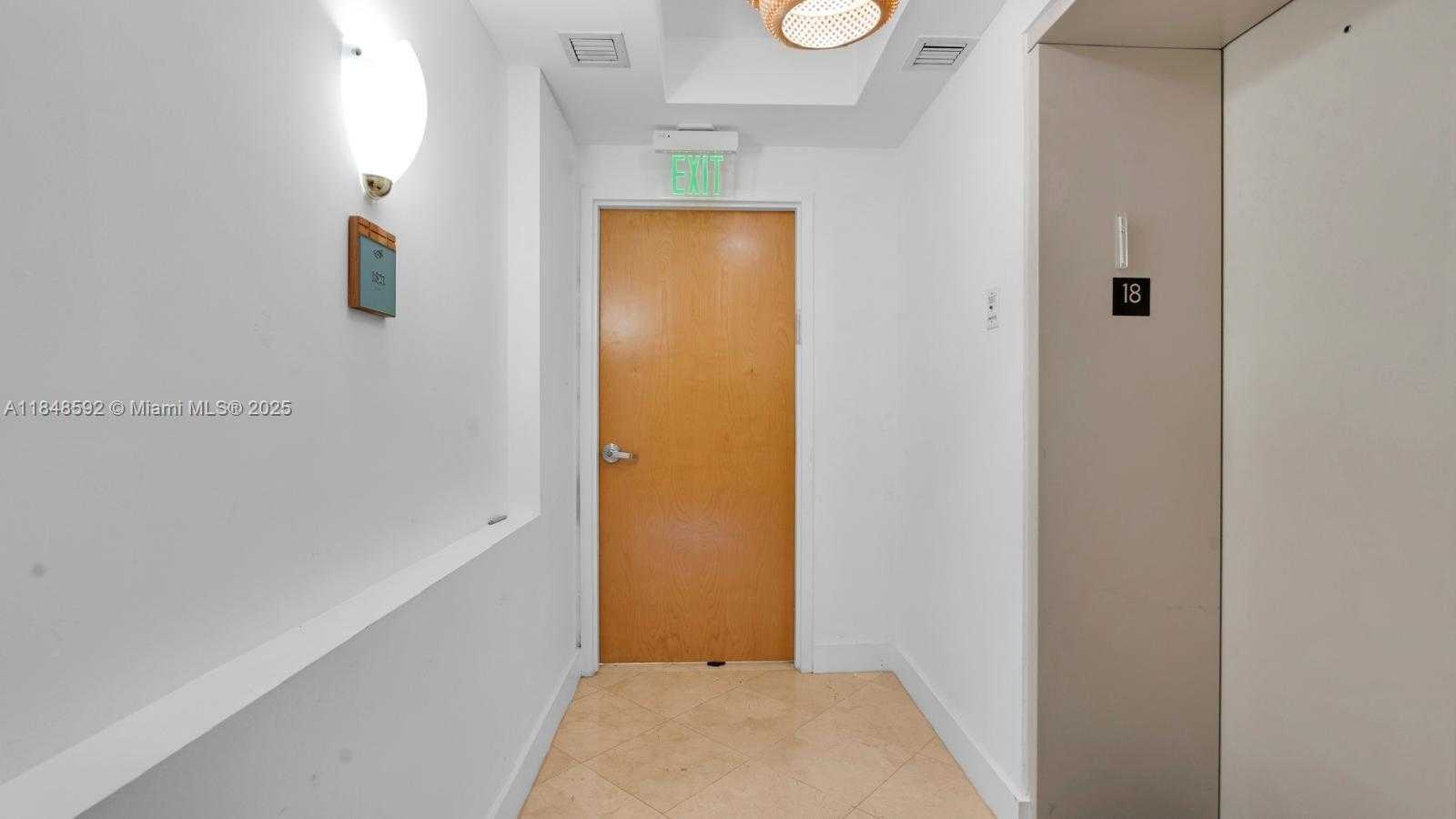 Small Image of 19400 TURNBERRY WAY #1821, Aventura Number 43