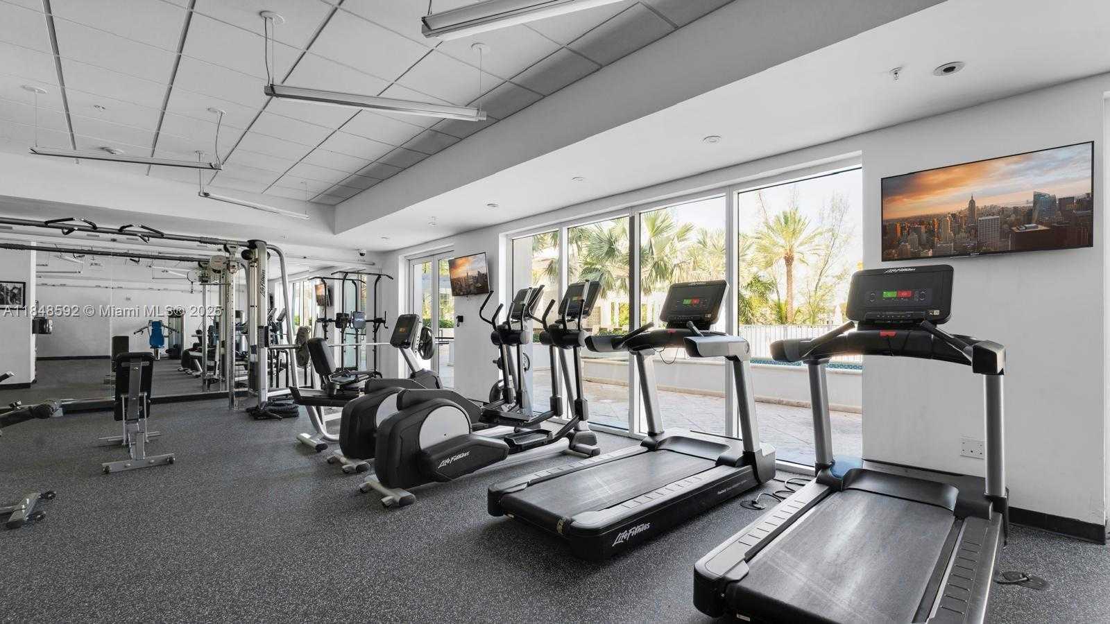 Small Image of 19400 TURNBERRY WAY #1821, Aventura Number 46