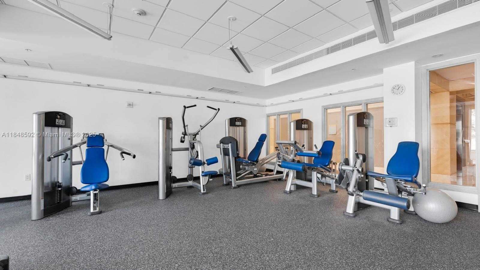 Small Image of 19400 TURNBERRY WAY #1821, Aventura Number 47