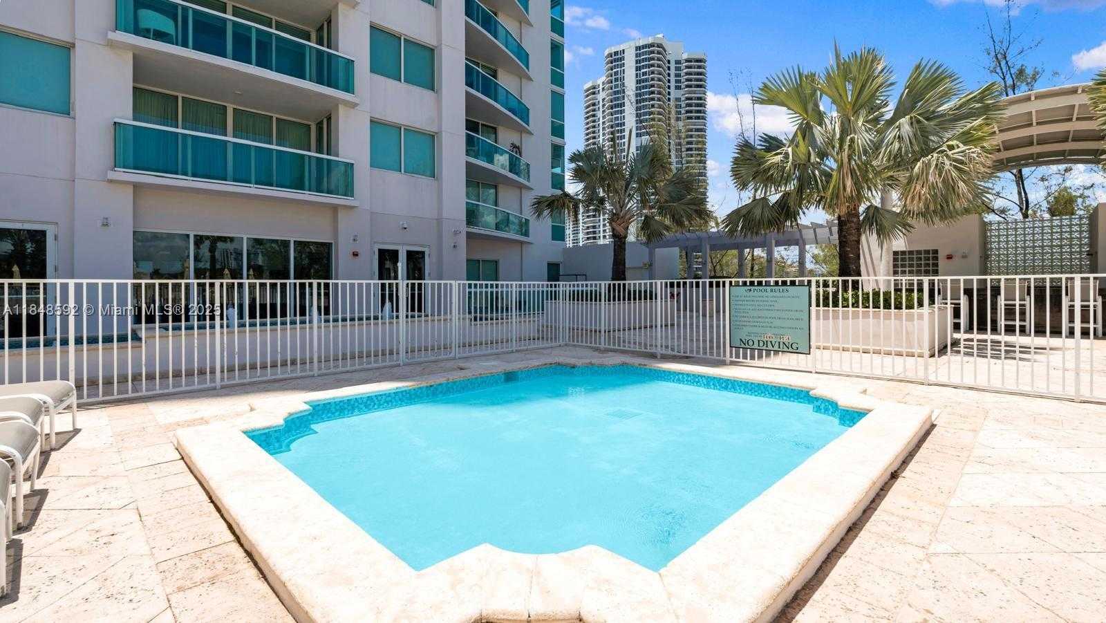 Small Image of 19400 TURNBERRY WAY #1821, Aventura Number 50
