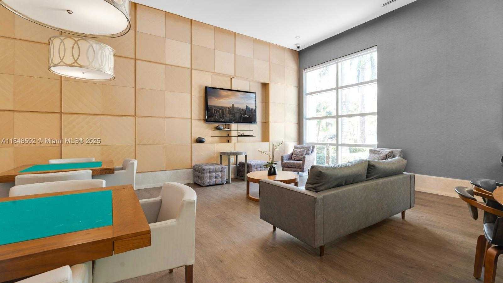 Small Image of 19400 TURNBERRY WAY #1821, Aventura Number 51