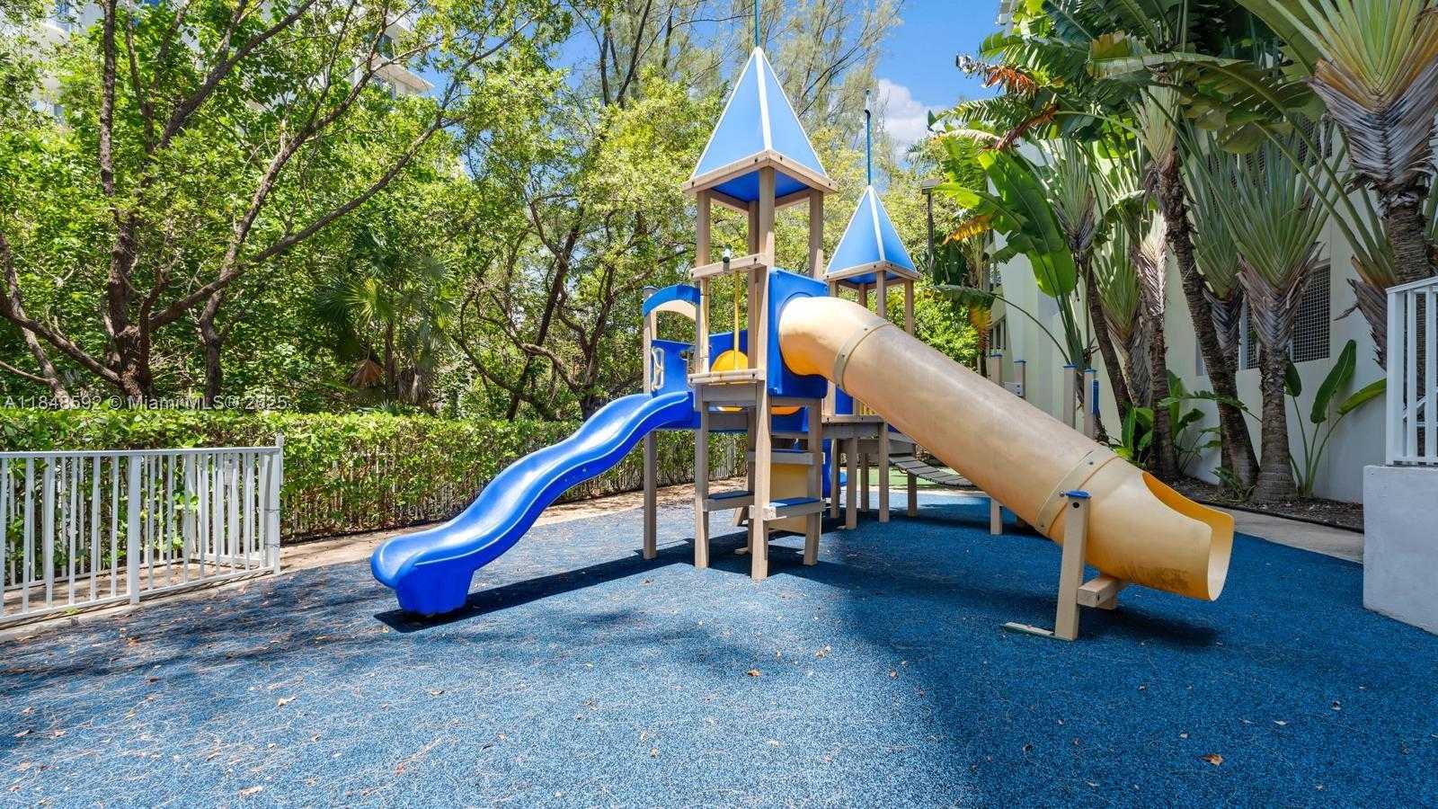 Small Image of 19400 TURNBERRY WAY #1821, Aventura Number 57