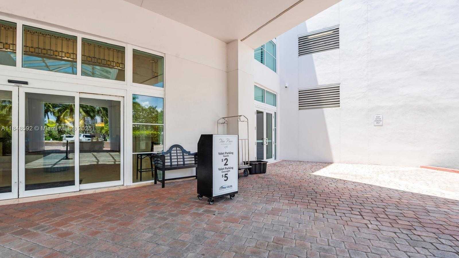Small Image of 19400 TURNBERRY WAY #1821, Aventura Number 58