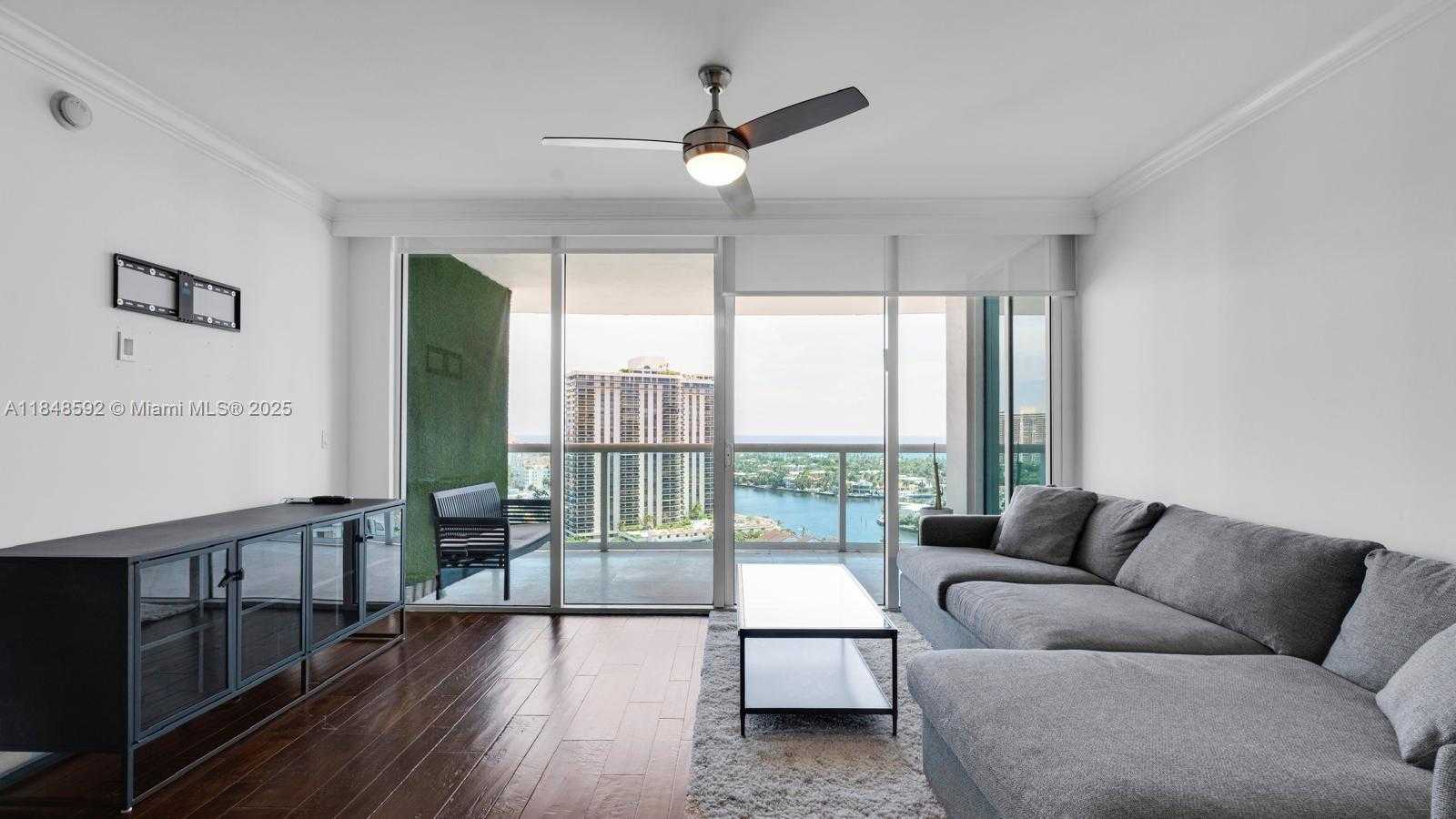 Small Image of 19400 TURNBERRY WAY #1821, Aventura Number 61