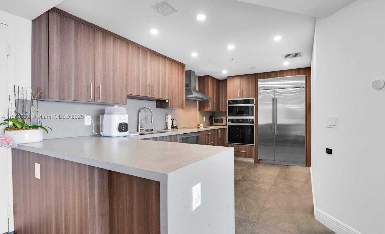 Small Image of 19400 TURNBERRY WAY #1821, Aventura Number 67