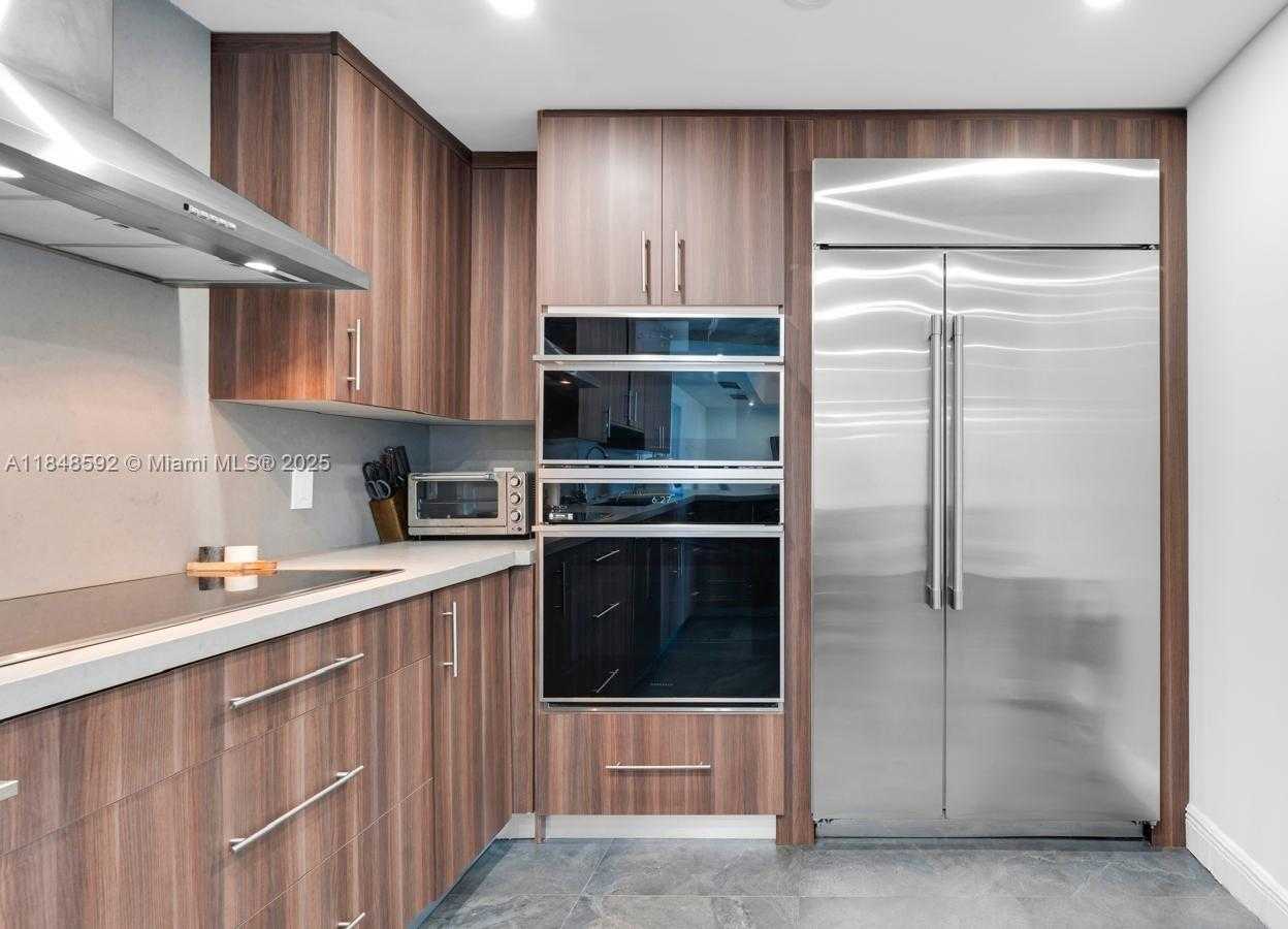 Small Image of 19400 TURNBERRY WAY #1821, Aventura Number 69