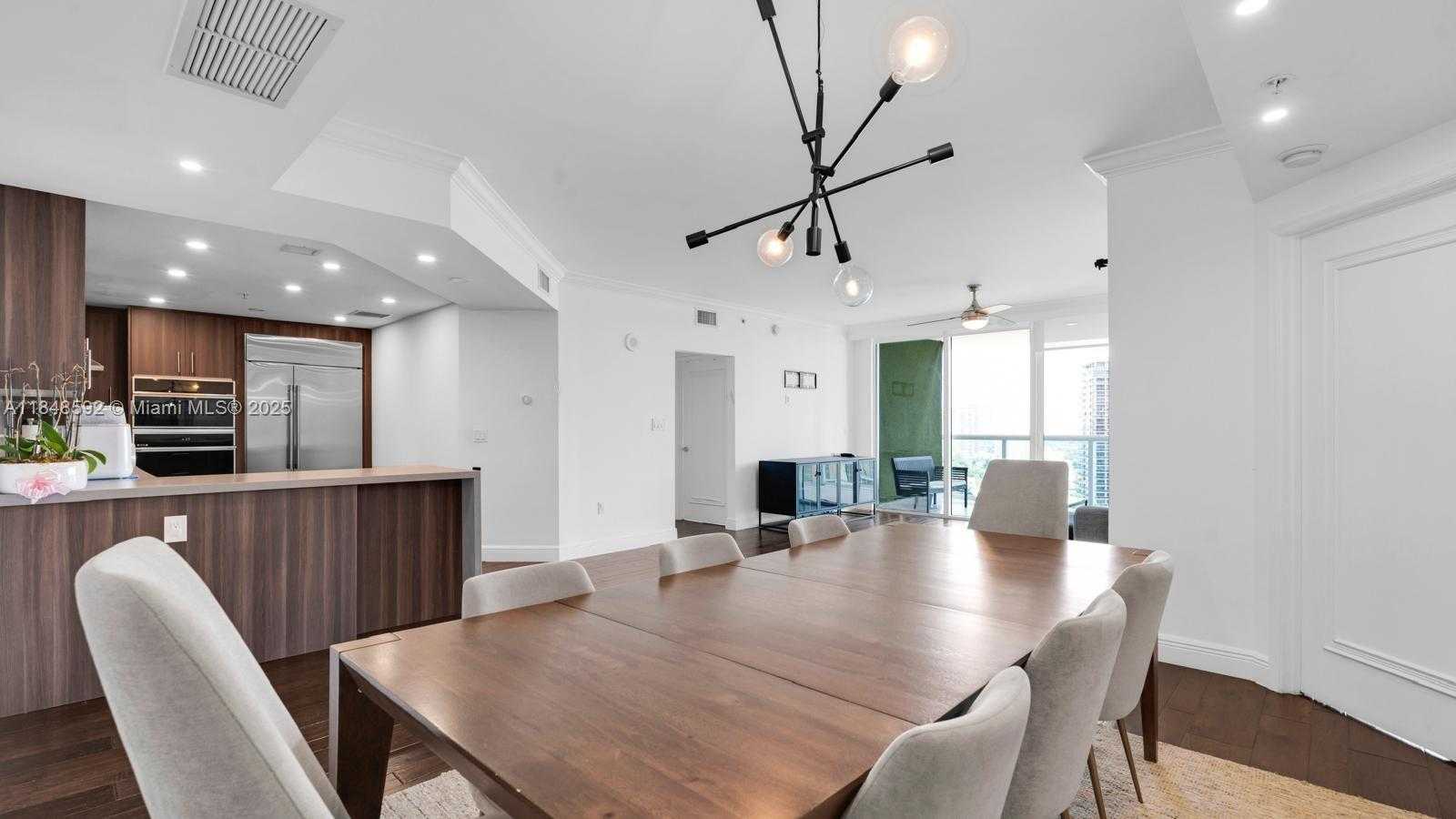 Small Image of 19400 TURNBERRY WAY #1821, Aventura Number 7