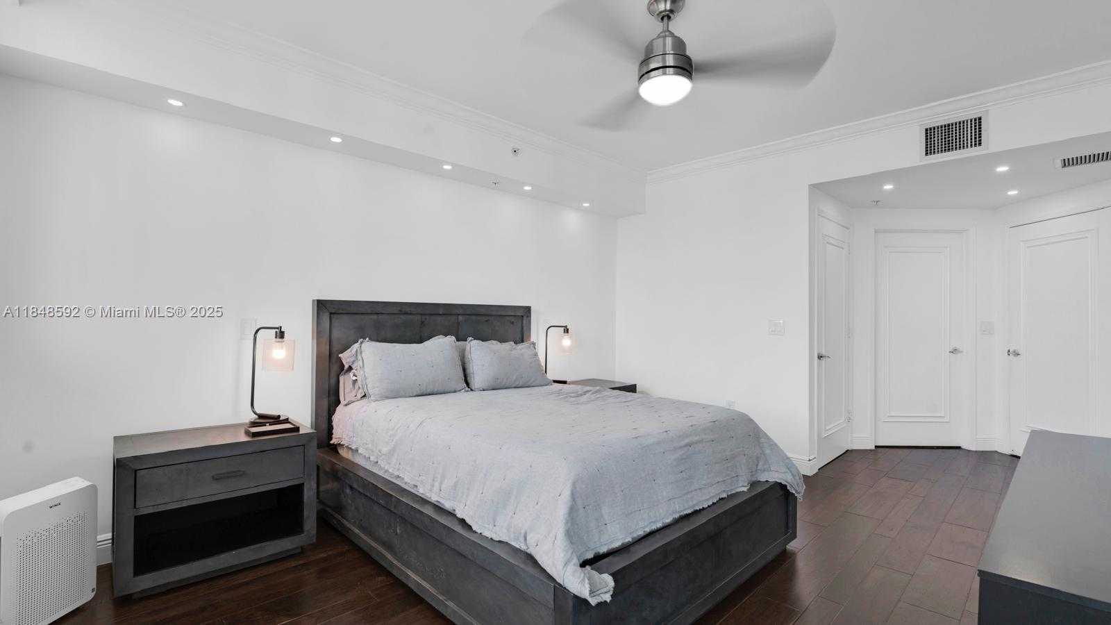 Small Image of 19400 TURNBERRY WAY #1821, Aventura Number 82