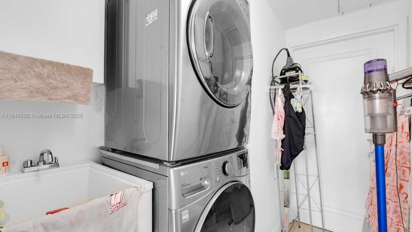 Small Image of 19400 TURNBERRY WAY #1821, Aventura Number 97