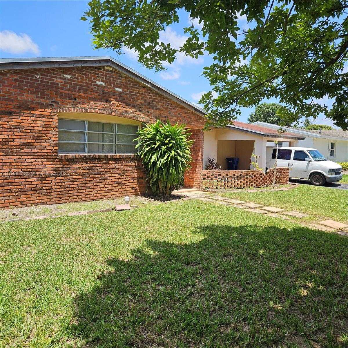 Small Image of 18260 NORTH EAST 8TH AVE, North Miami Beach Number 12