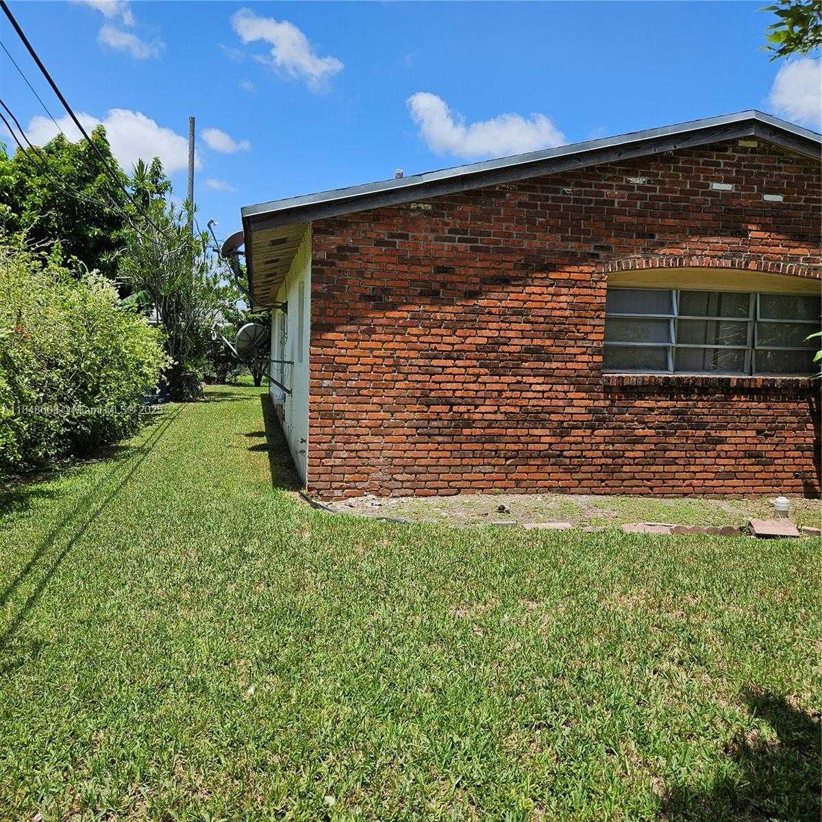 Small Image of 18260 NORTH EAST 8TH AVE, North Miami Beach Number 13