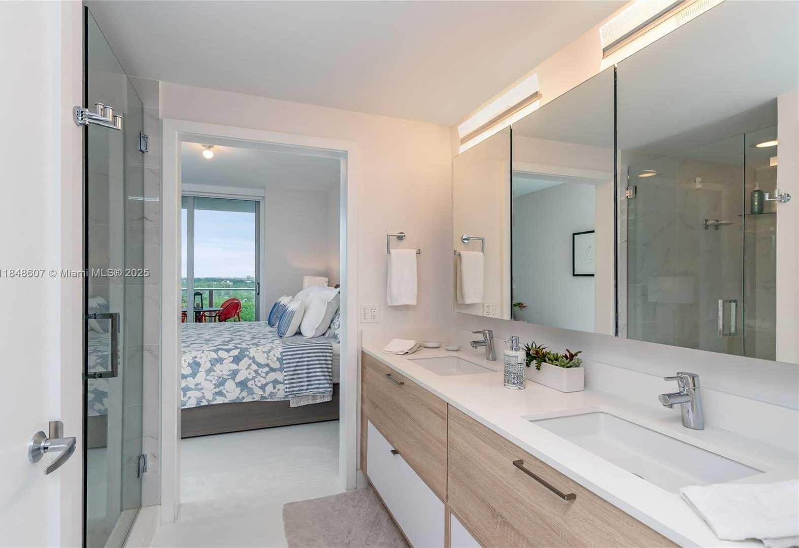 Small Image of 16385 BISCAYNE BLVD #1503, North Miami Beach Number 20