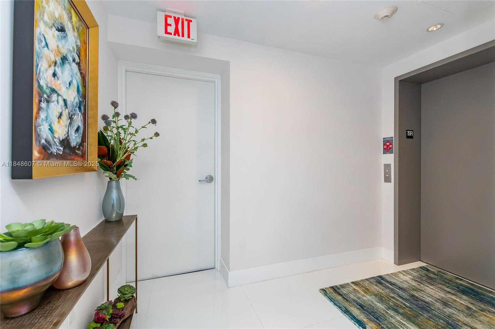 Small Image of 16385 BISCAYNE BLVD #1503, North Miami Beach Number 3