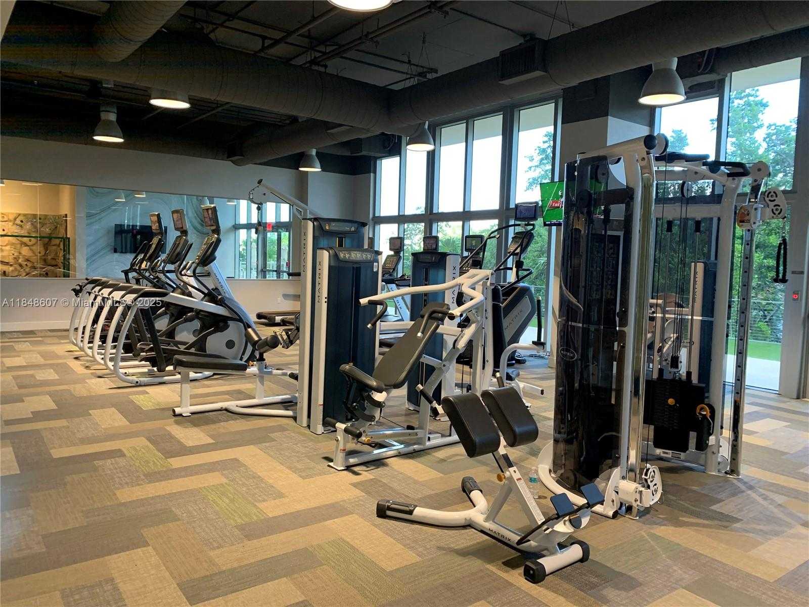 Small Image of 16385 BISCAYNE BLVD #1503, North Miami Beach Number 35