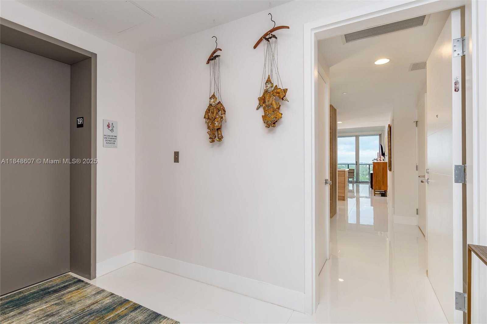 Small Image of 16385 BISCAYNE BLVD #1503, North Miami Beach Number 4
