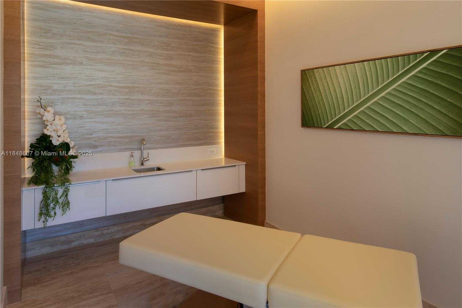 Small Image of 16385 BISCAYNE BLVD #1503, North Miami Beach Number 43
