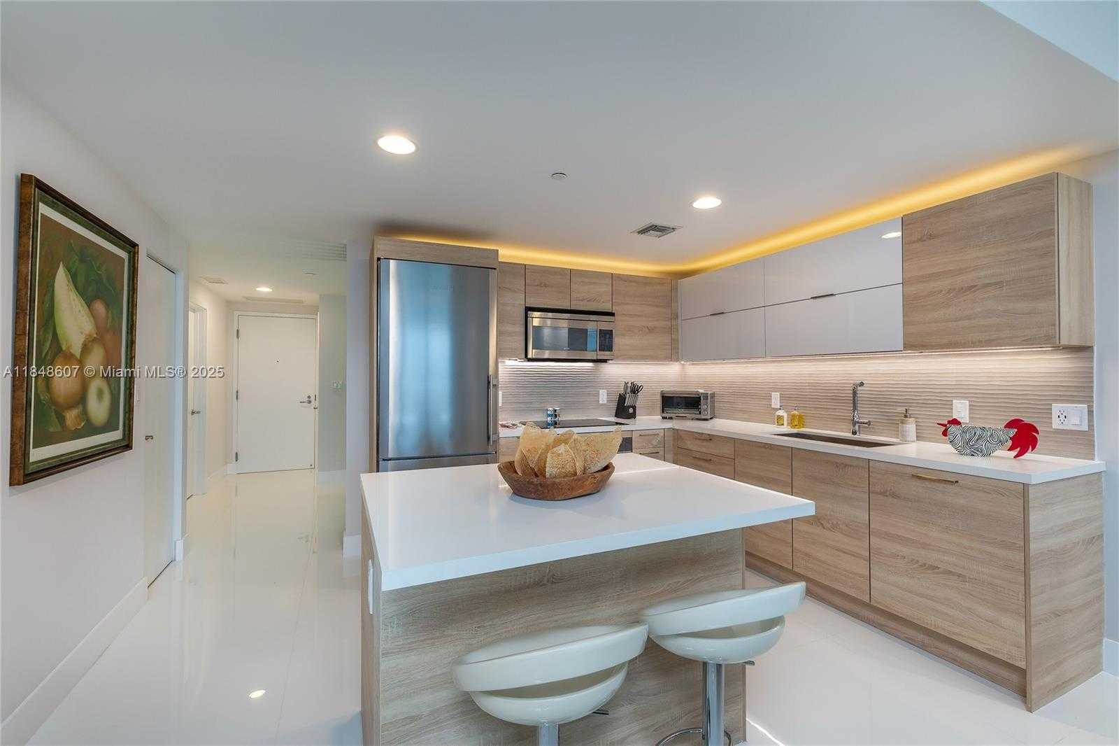 Small Image of 16385 BISCAYNE BLVD #1503, North Miami Beach Number 7