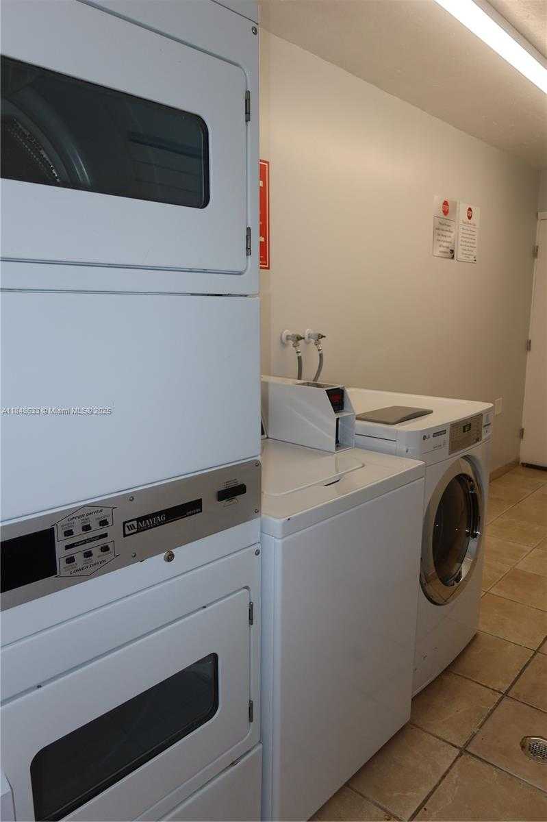 Small Image of 6770 INDIAN CREEK DR #12C, Miami Beach Number 14