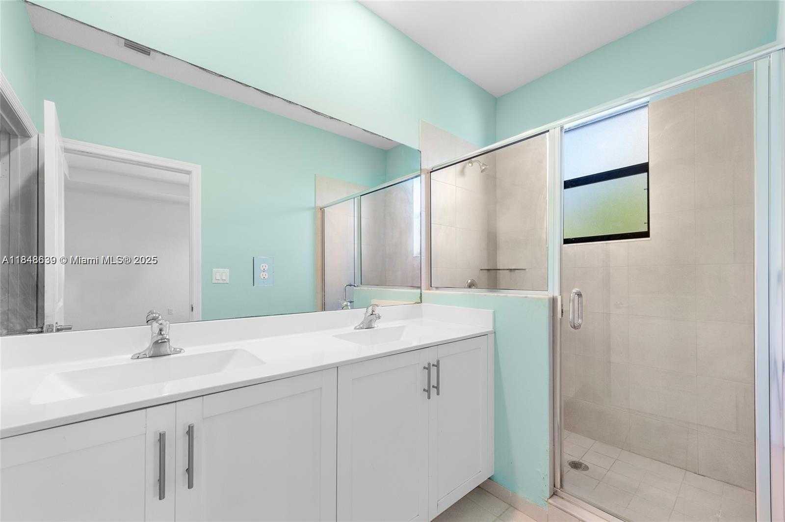 Small Image of 21460 NORTH EAST 2ND #21460, Miami Number 19