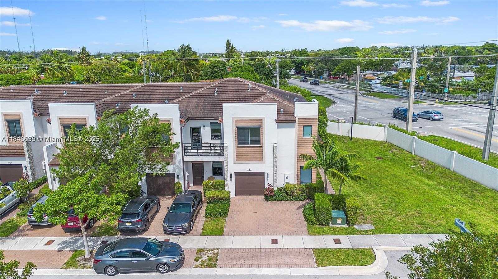 Small Image of 21460 NORTH EAST 2ND #21460, Miami Number 31