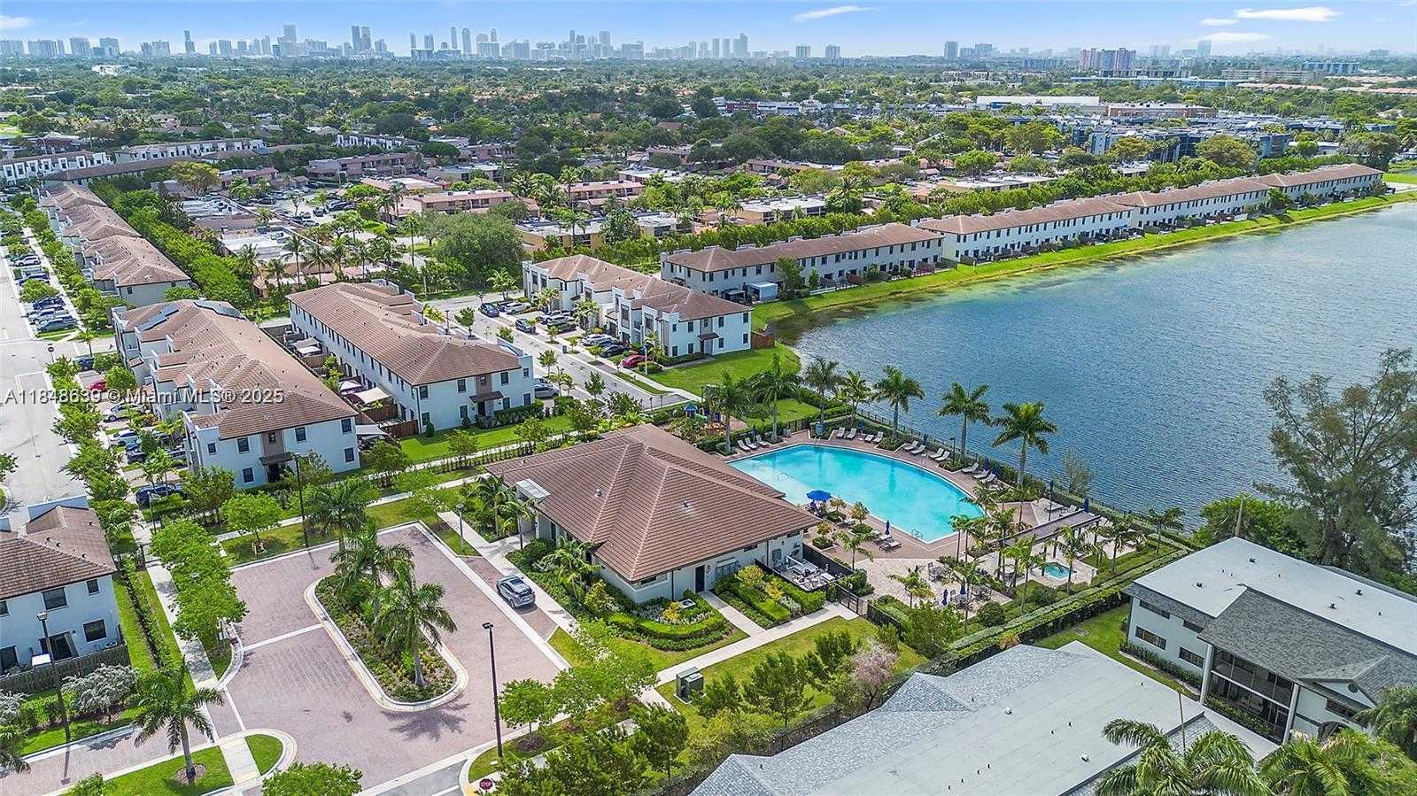 Small Image of 21460 NORTH EAST 2ND #21460, Miami Number 38