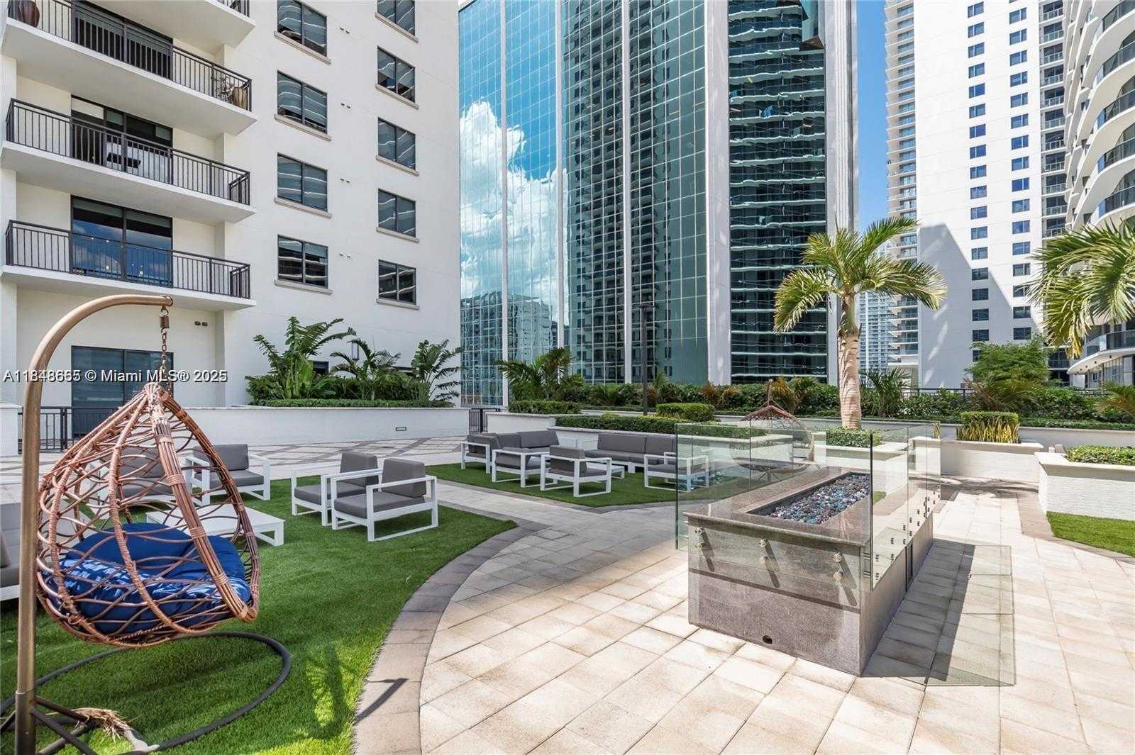 Small Image of 999 SOUTH WEST 1ST AVE #2717, Miami Number 46