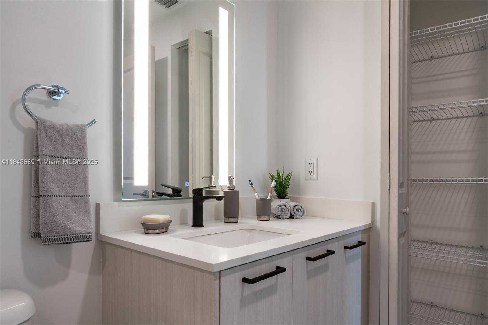 Small Image of 221 SOUTH WEST 12TH ST #1519, Miami Number 14