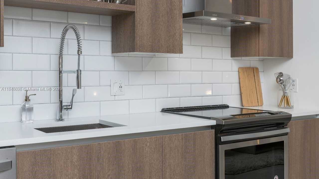 Small Image of 340 SOUTH EAST 3RD ST #1203, Miami Number 6