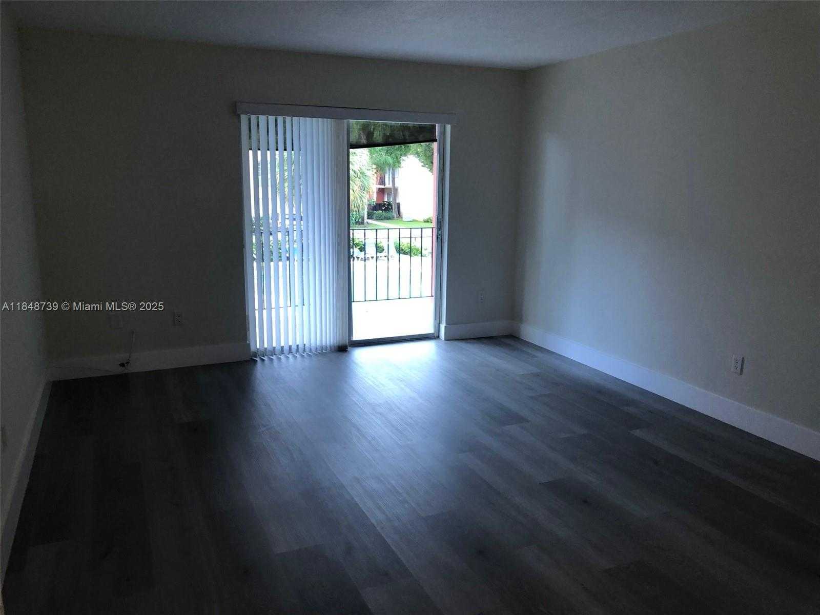Small Image of 10748 NORTH KENDALL DR #N-20, Miami Number 22