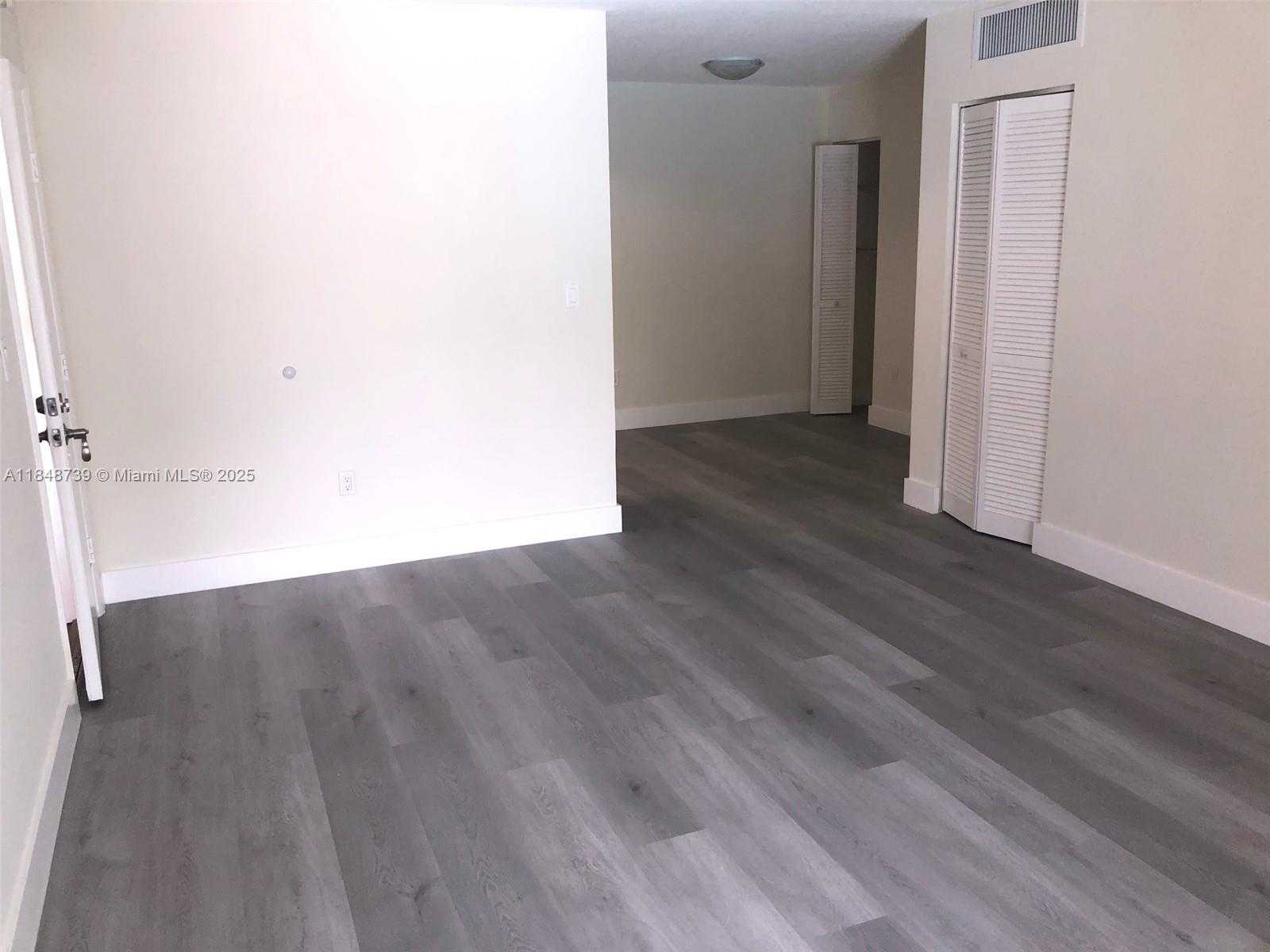 Small Image of 10748 NORTH KENDALL DR #N-20, Miami Number 7