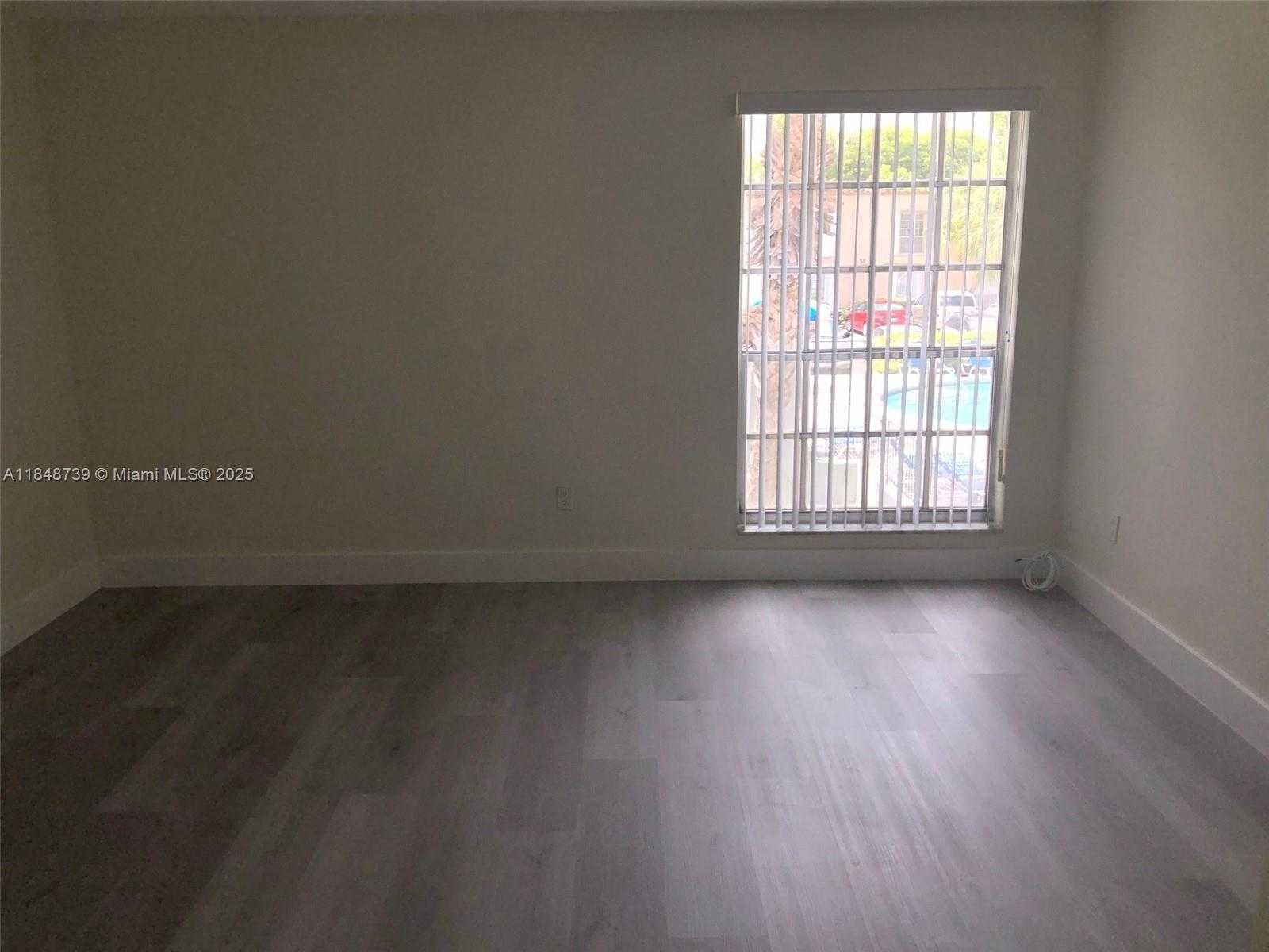 Small Image of 10748 NORTH KENDALL DR #N-20, Miami Number 9