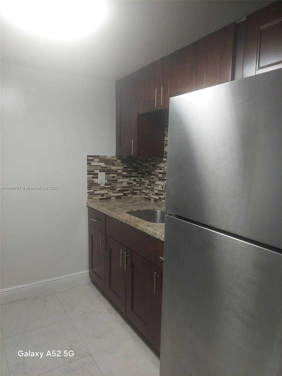 Small Image of 14421 NORTH KENDALL DR #108M, Miami Number 3