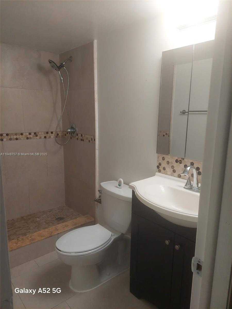 Small Image of 14421 NORTH KENDALL DR #108M, Miami Number 5