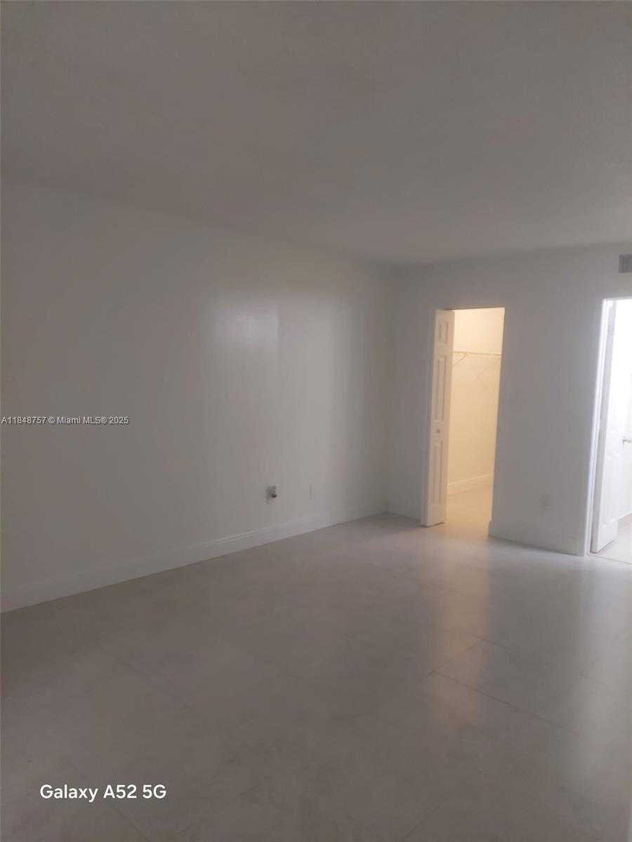 Small Image of 14421 NORTH KENDALL DR #108M, Miami Number 6
