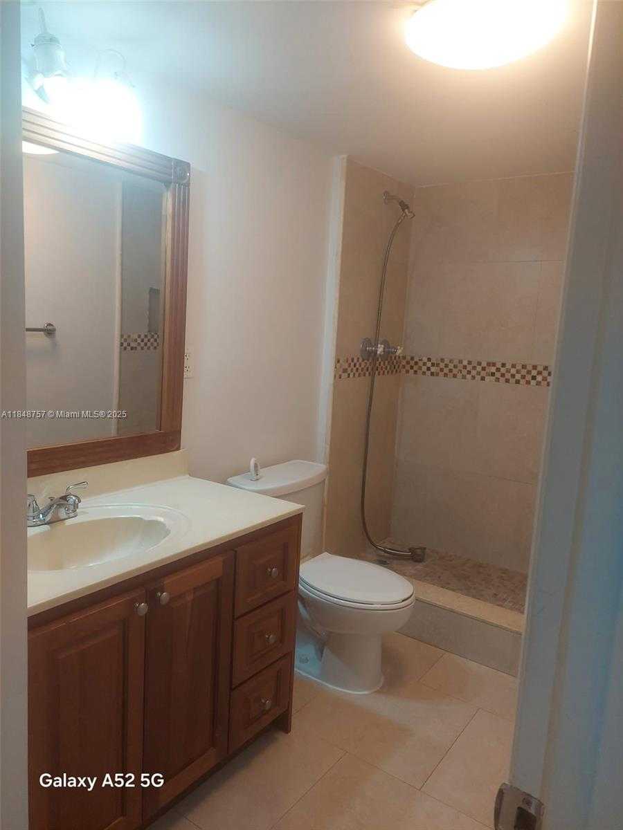 Small Image of 14421 NORTH KENDALL DR #108M, Miami Number 9
