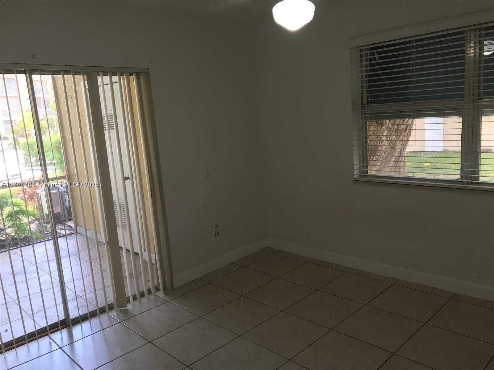 Small Image of 15340 SOUTH WEST 106TH TER #801, Miami Number 4