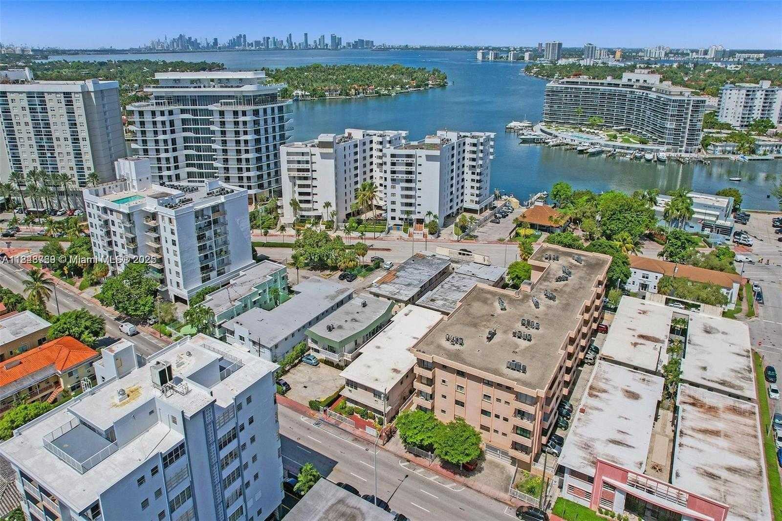 Small Image of 6860 Abbott Ave, Miami Beach, FL 33141, USA Number 12