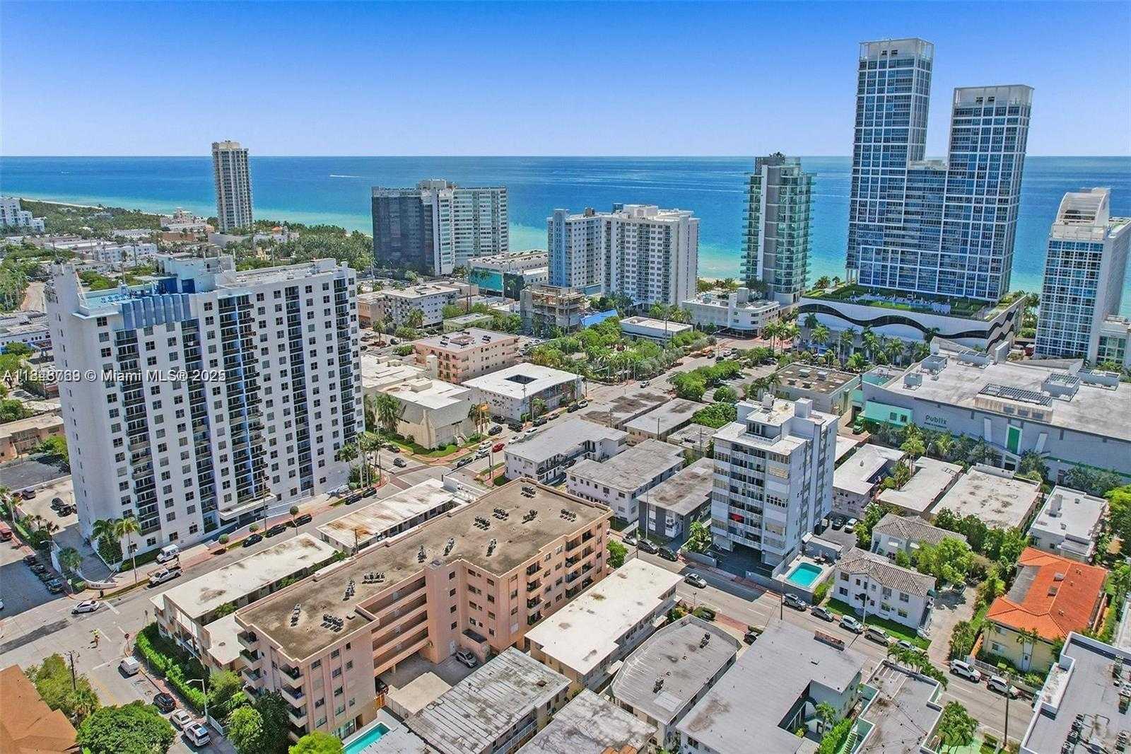 Small Image of 6860 Abbott Ave, Miami Beach, FL 33141, USA Number 16