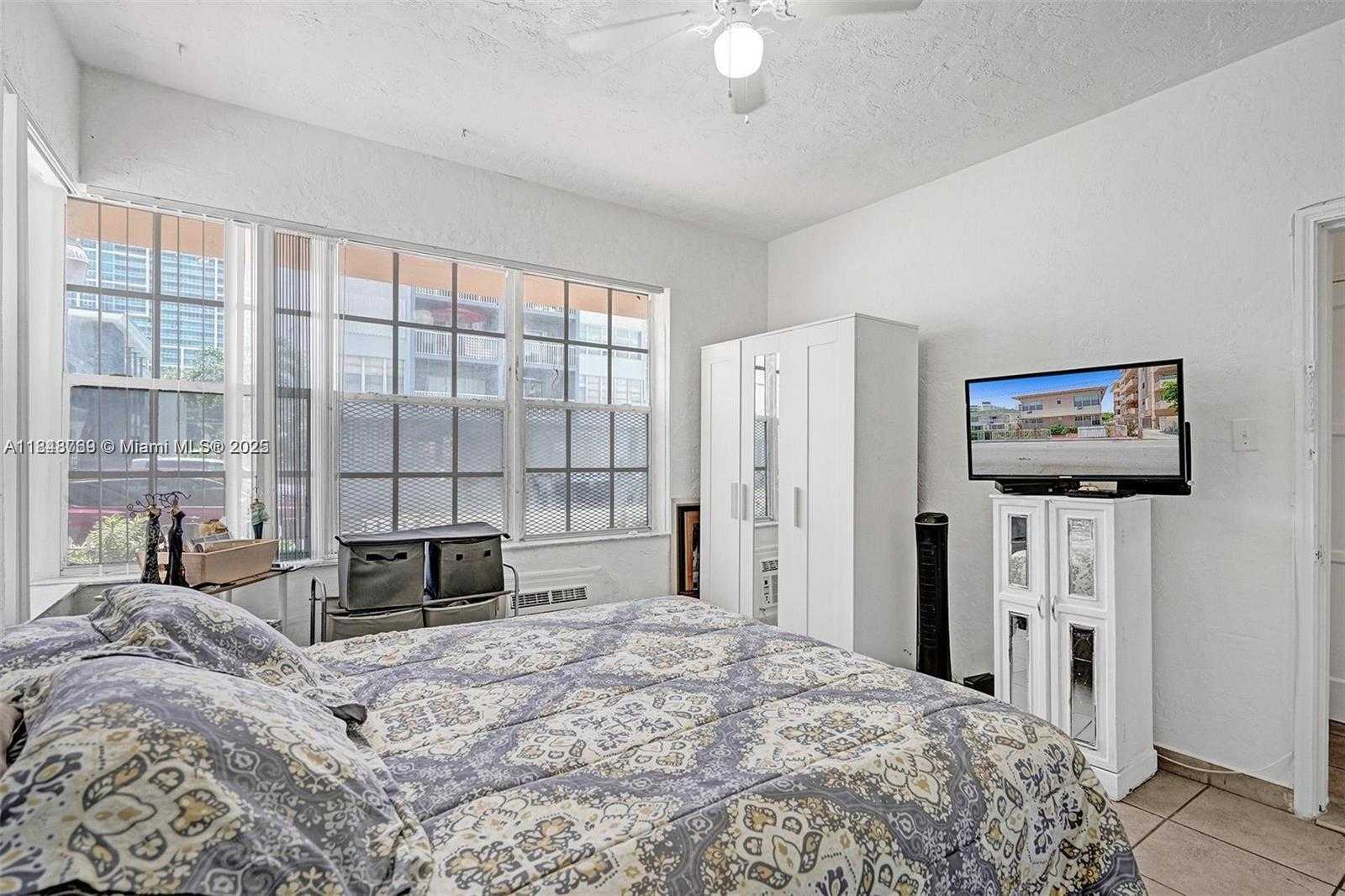 Small Image of 6860 Abbott Ave, Miami Beach, FL 33141, USA Number 2
