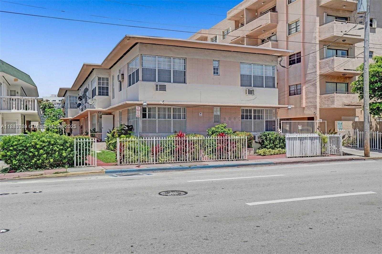 Small Image of 6860 Abbott Ave, Miami Beach, FL 33141, USA Number 6