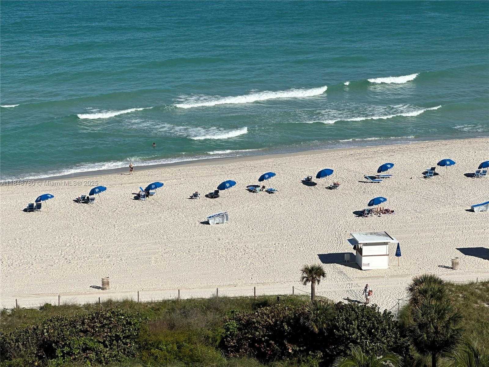 Small Image of 6039 COLLINS AVE #826, Miami Beach Number 2