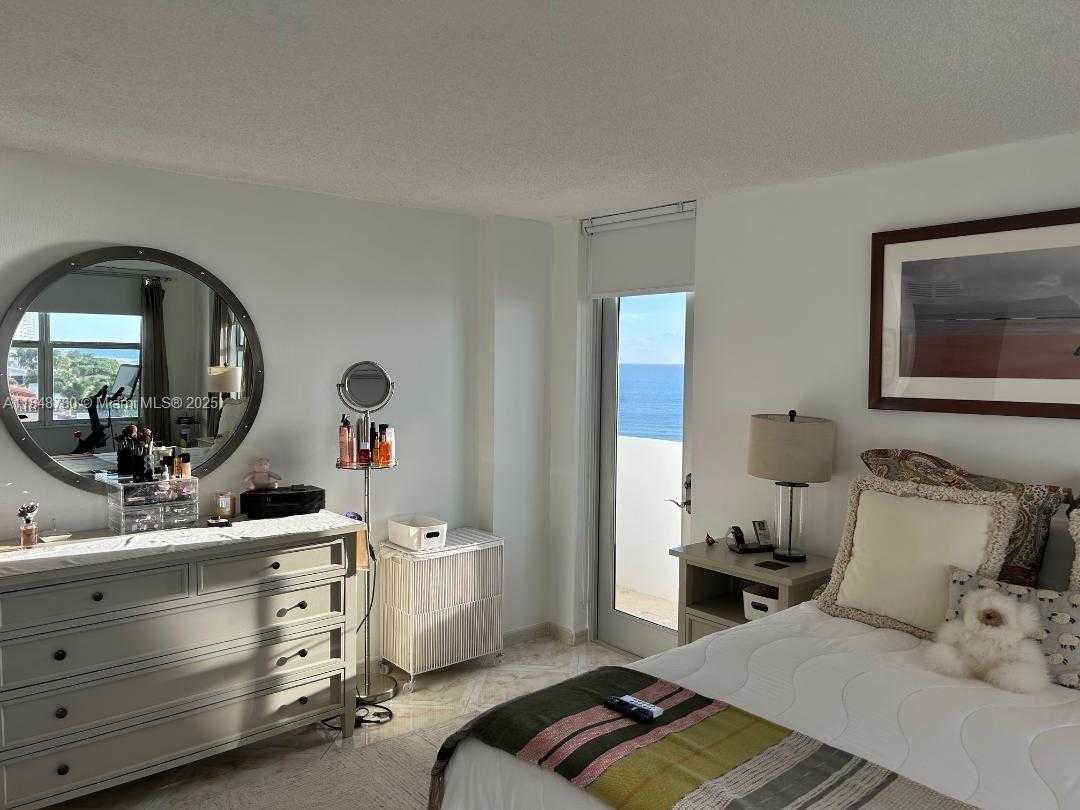 Small Image of 6039 COLLINS AVE #826, Miami Beach Number 6