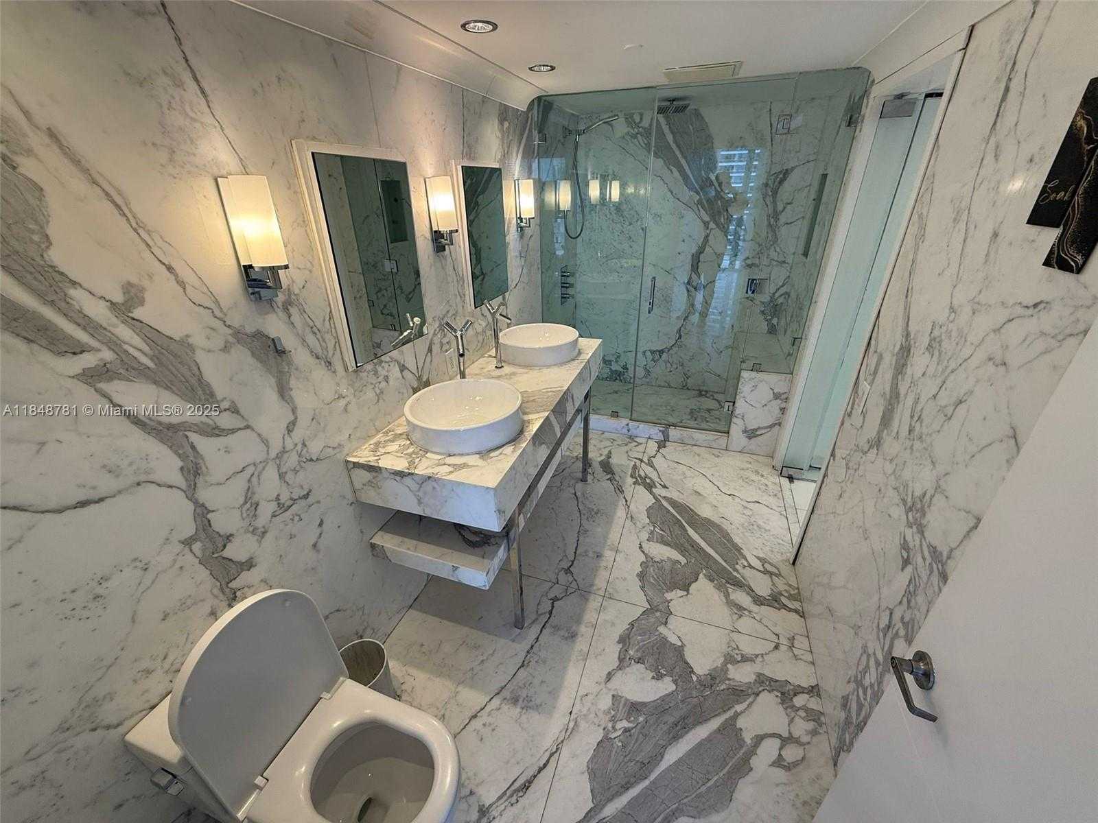 Small Image of 485 BRICKELL AVE #3303, Miami Number 13